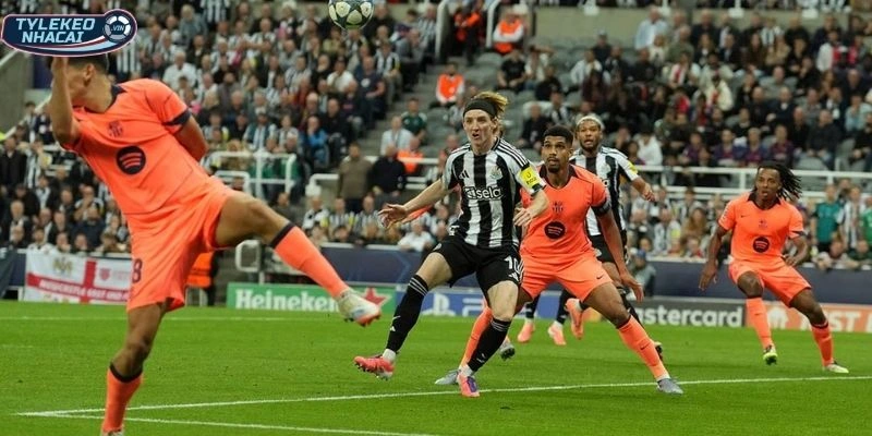 Màn thể hiện của hai tuyển